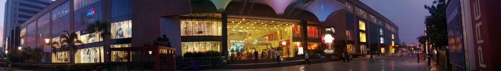Panorama of Express Avenue mall