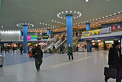 चित्र:Penn Station concourse.jpg