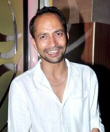 चित्र:Deepak Dobriyal in 2013.jpg