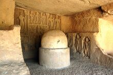 चित्र:Stupa Kanheri Cave 2.jpg